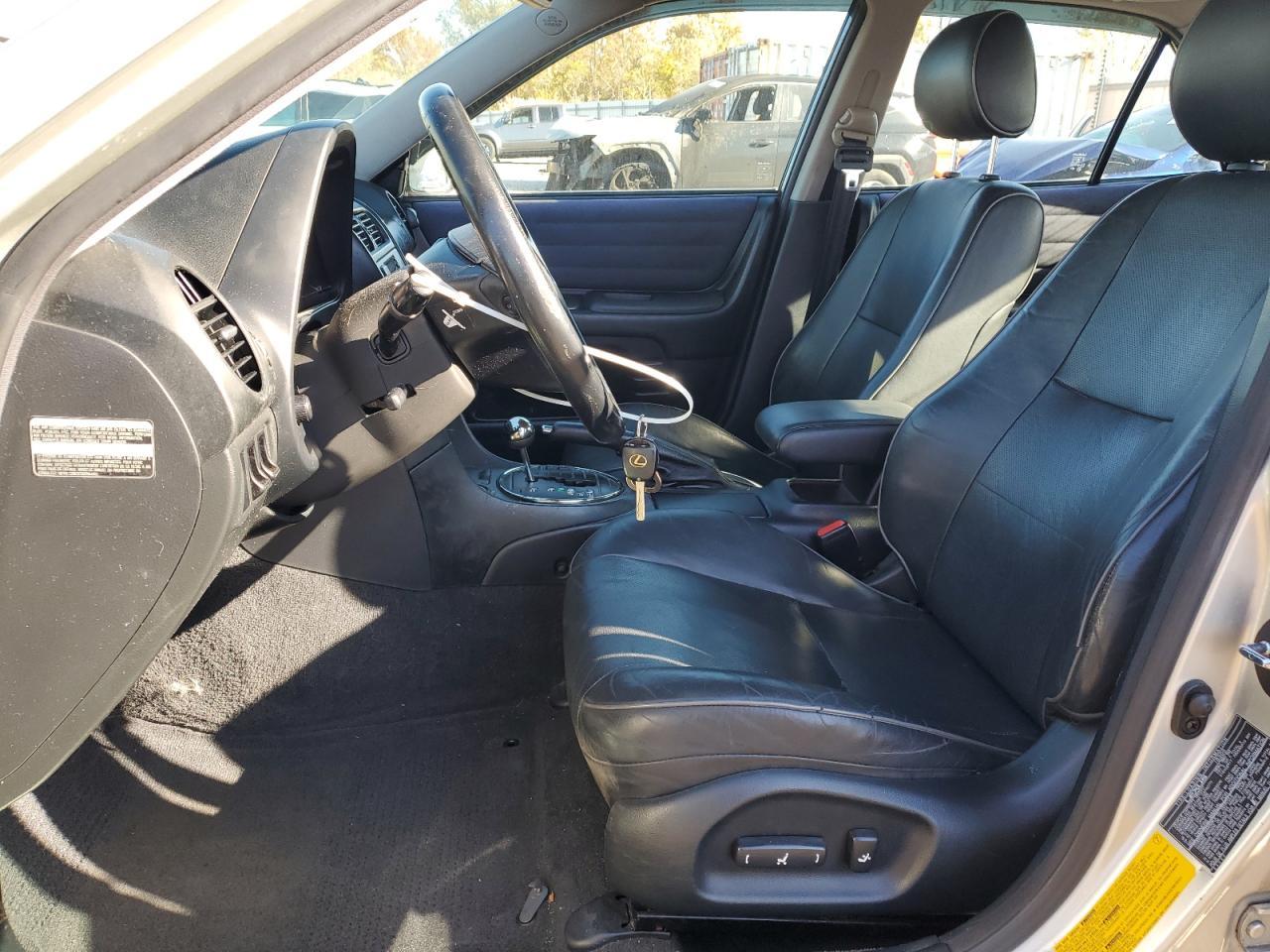 2002 LEXUS IS 300