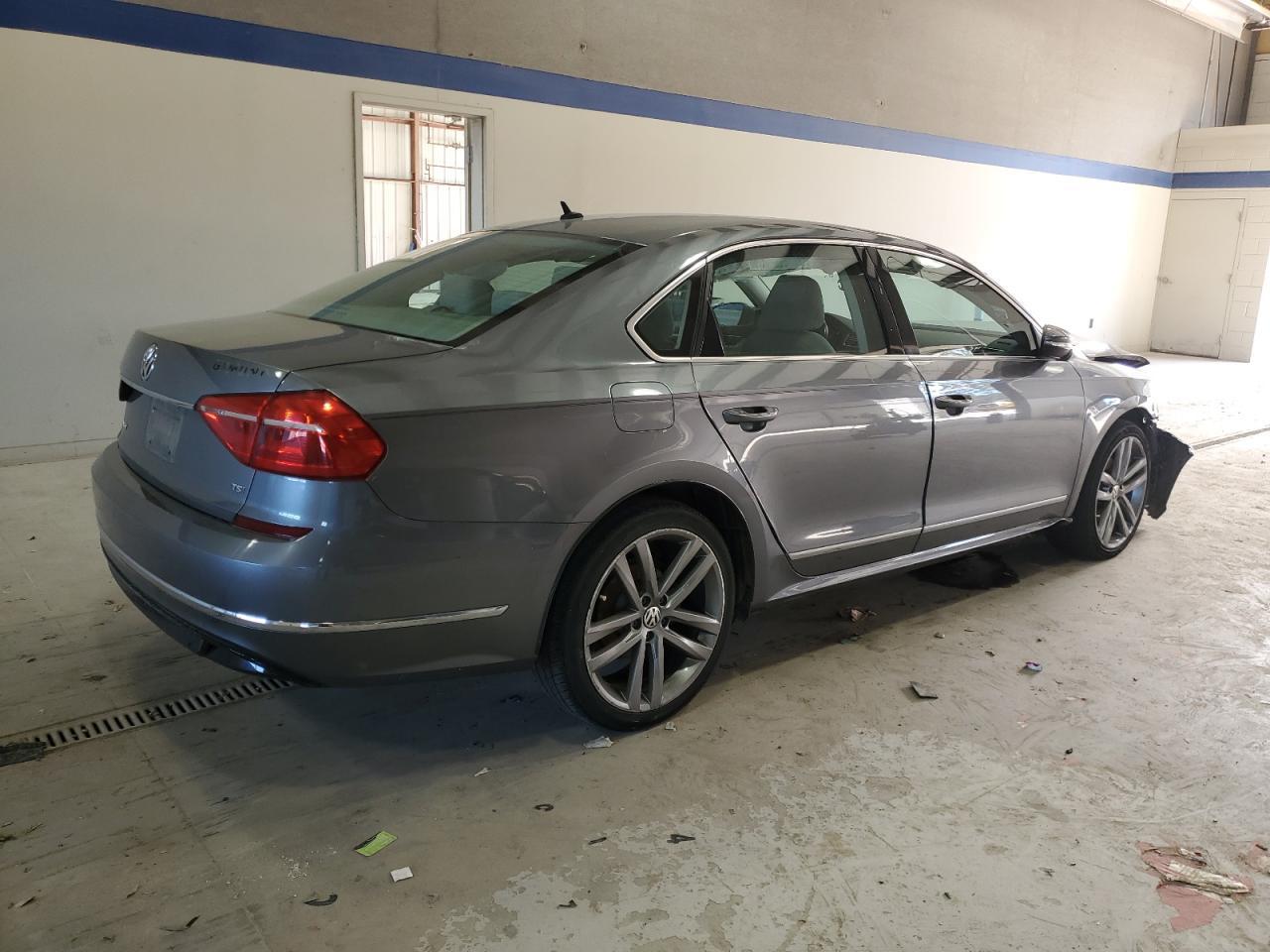 2016 VOLKSWAGEN Passat