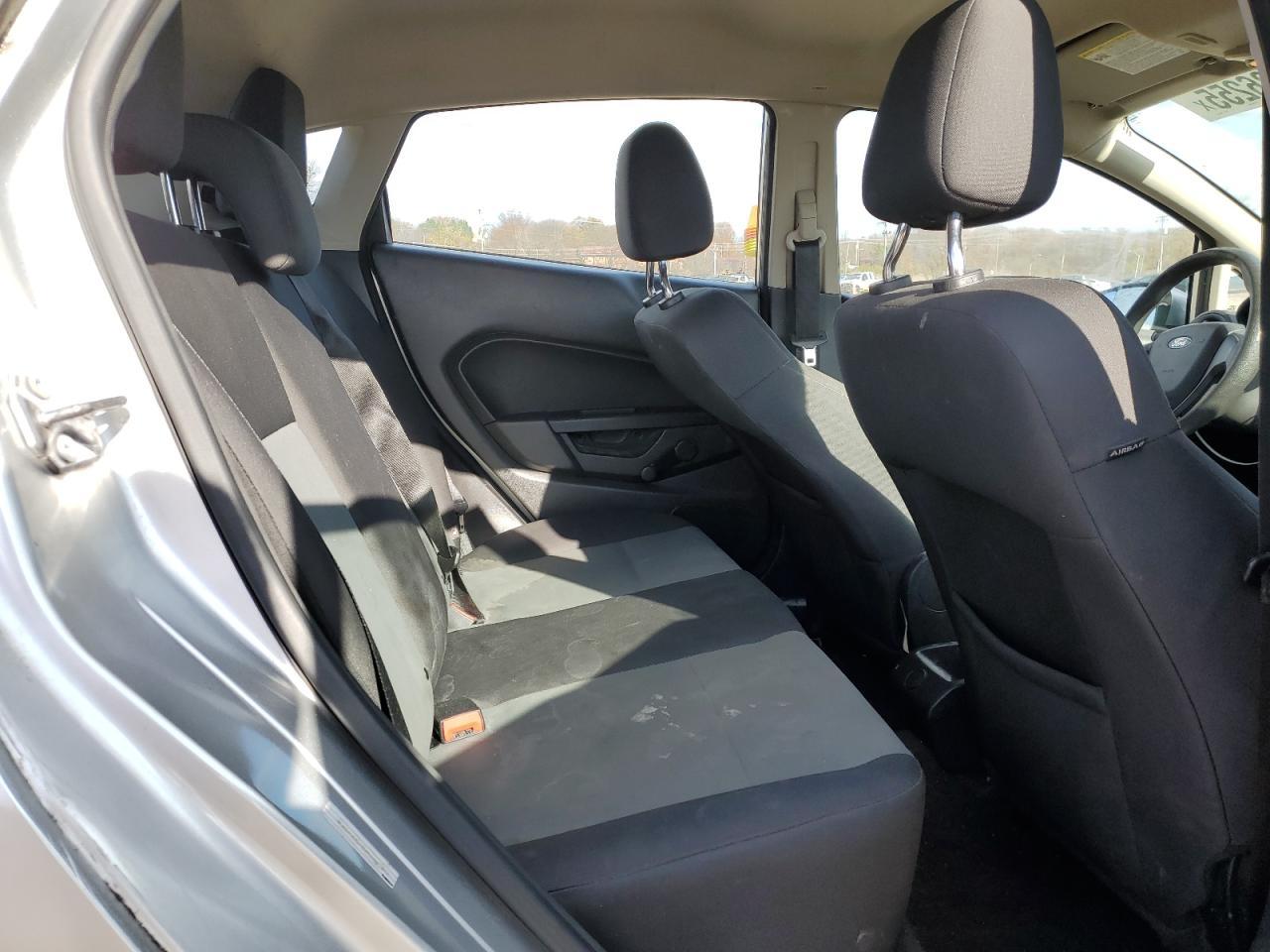 2016 FORD Fiesta