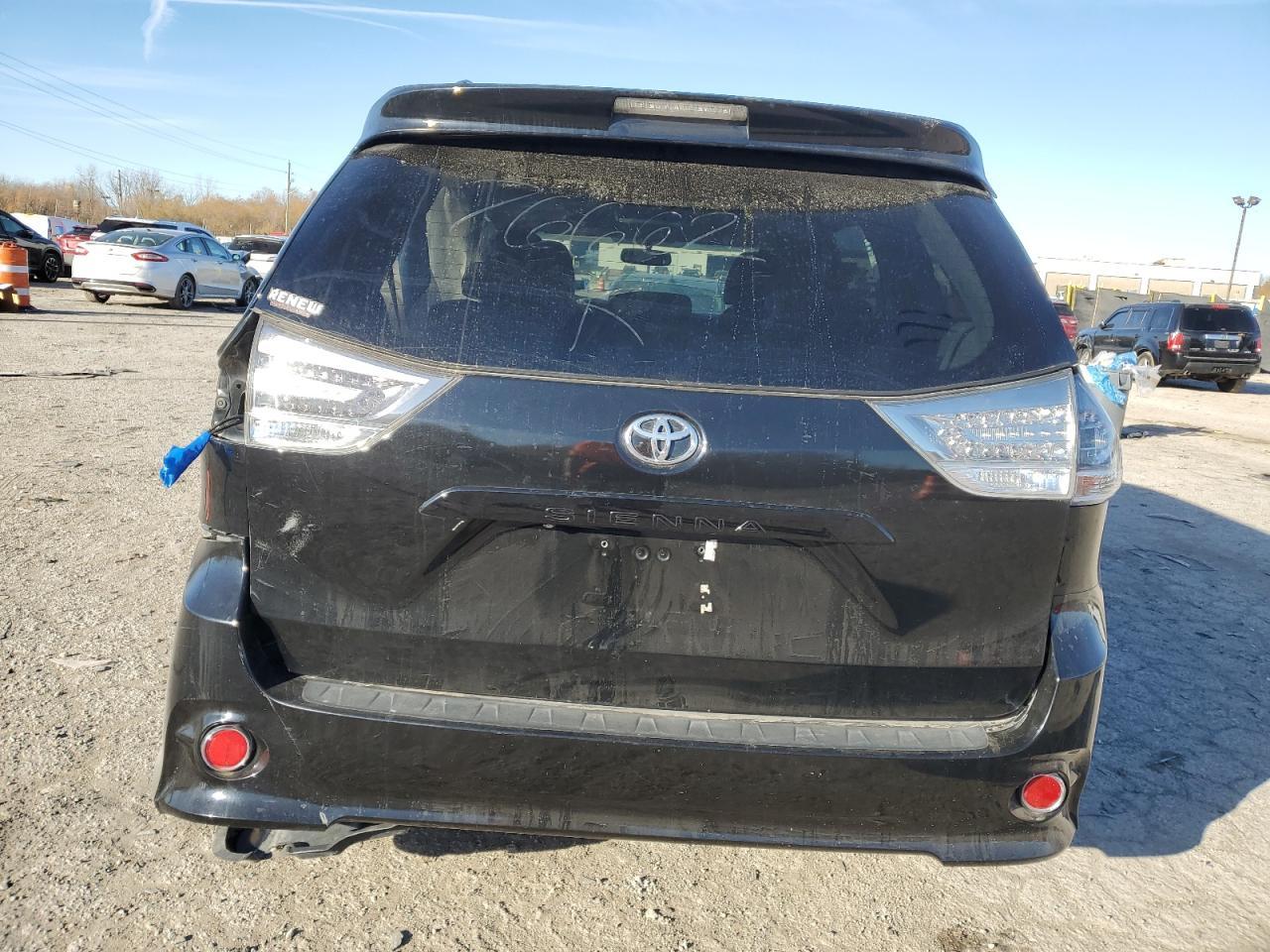 2017 TOYOTA SIENNA