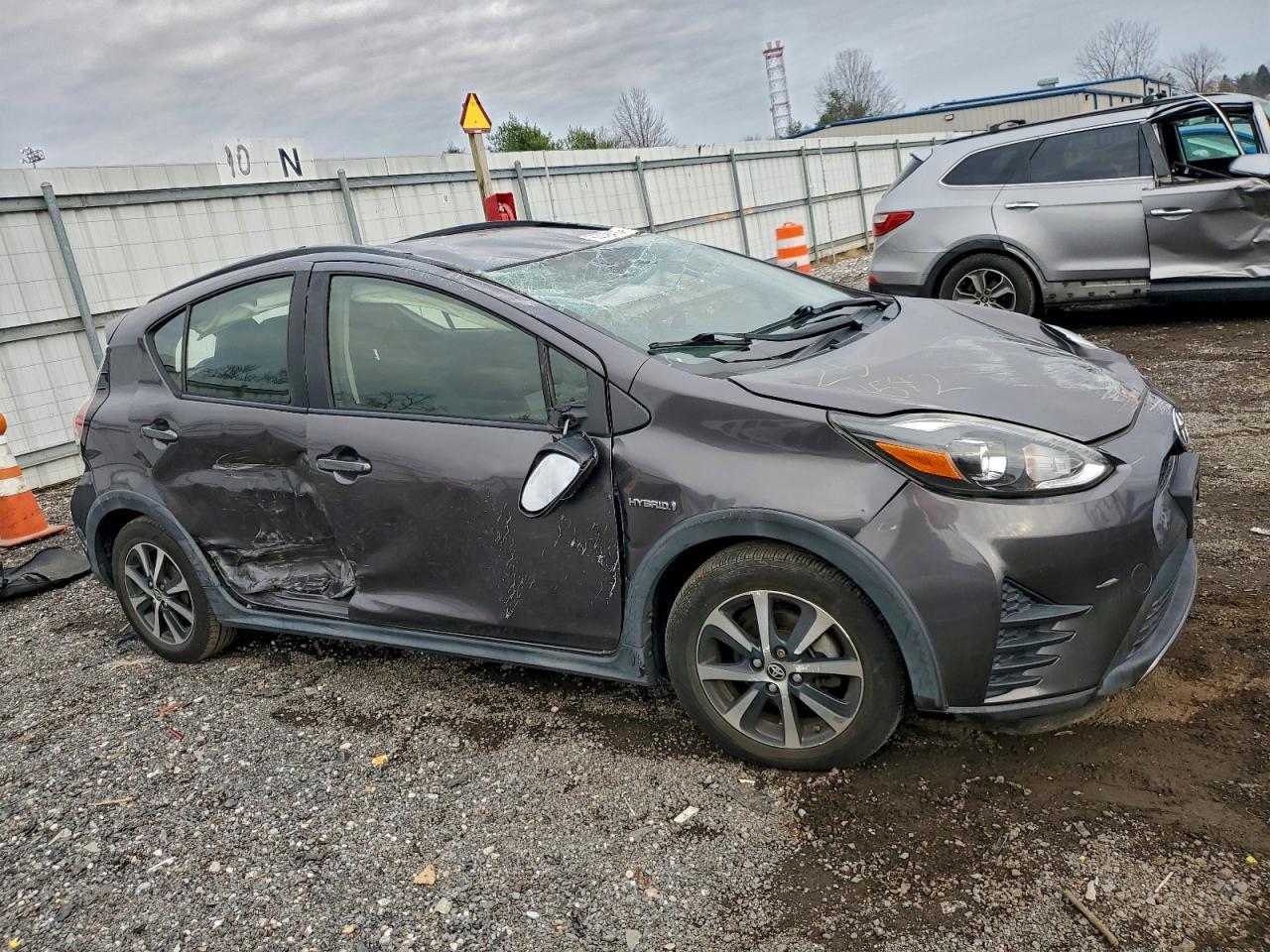 2019 TOYOTA Prius c