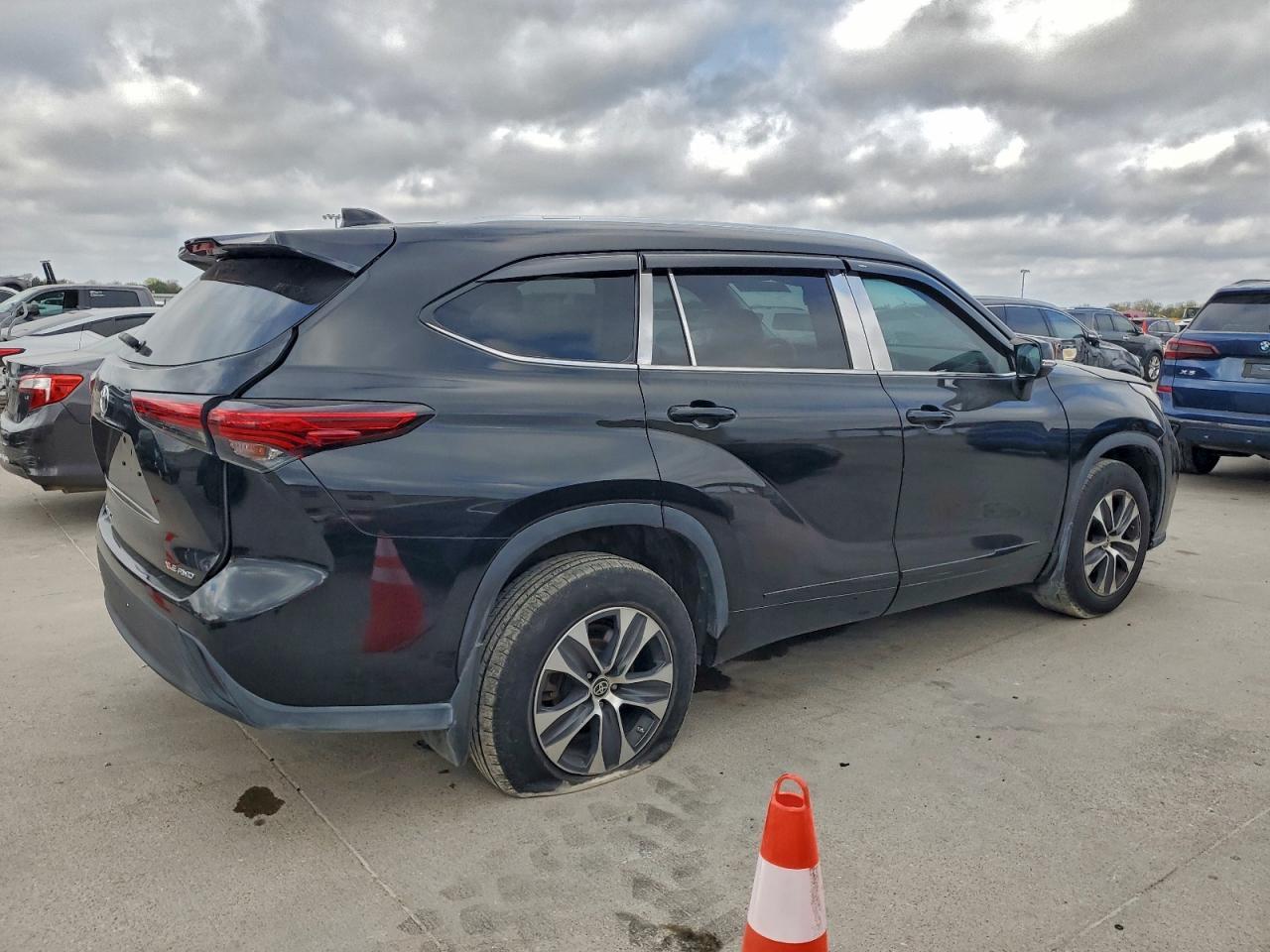 2021 TOYOTA HIGHLANDER