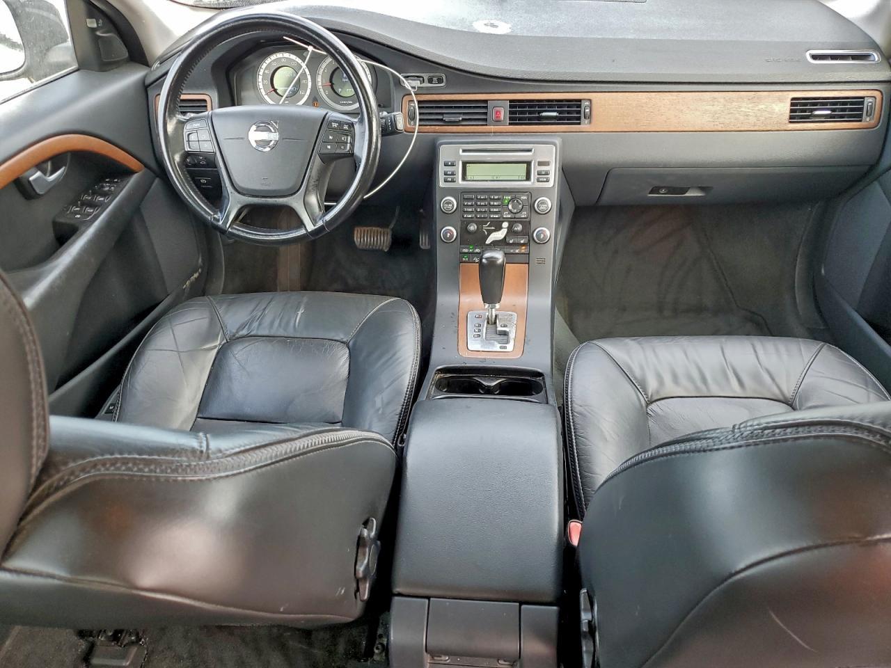 2010 VOLVO XC70