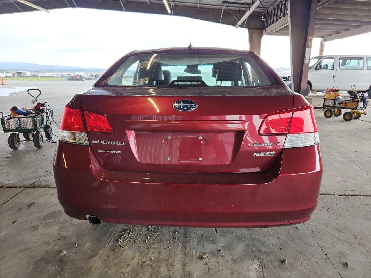 2011 SUBARU Legacy