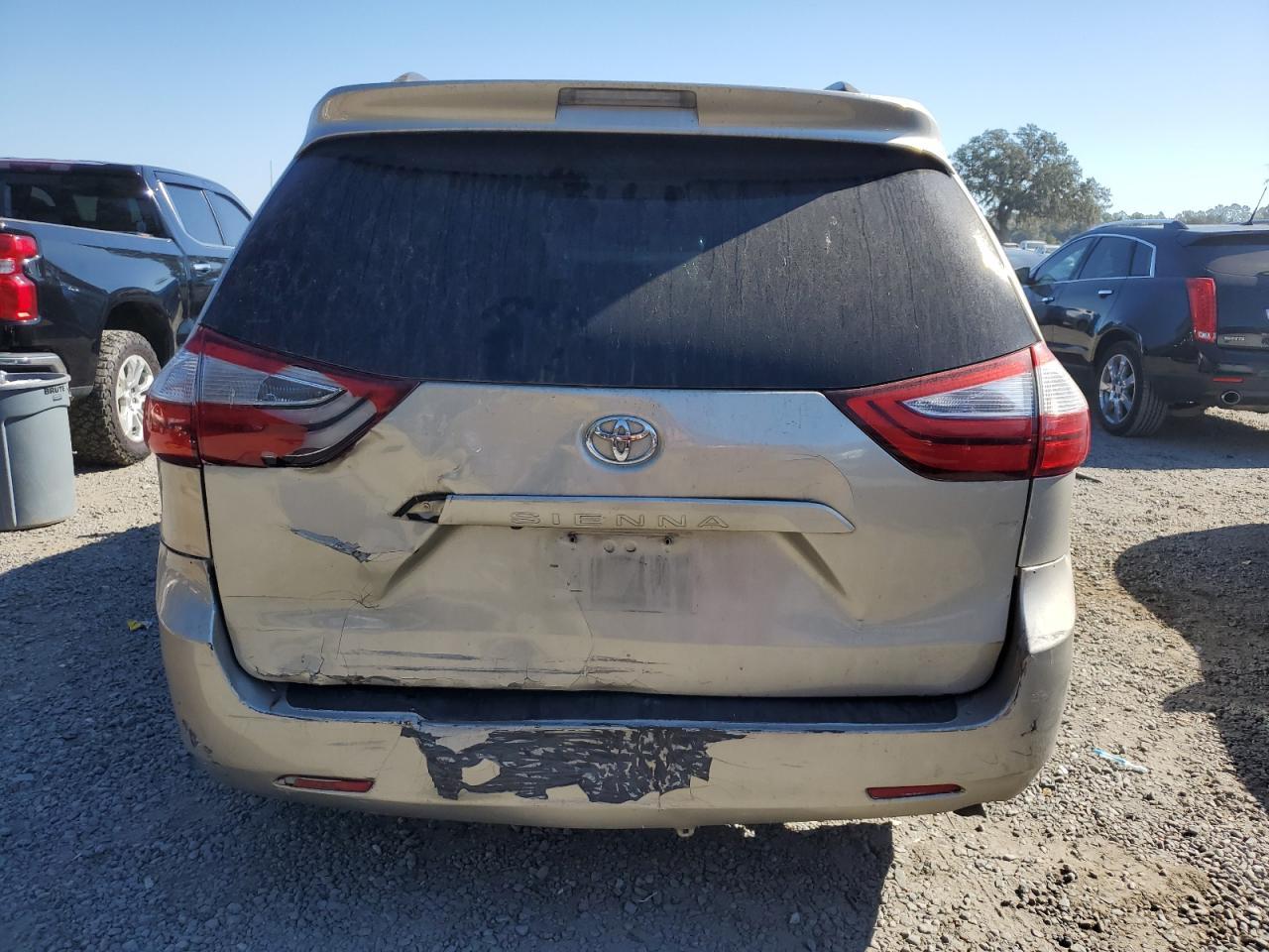 2015 TOYOTA SIENNA