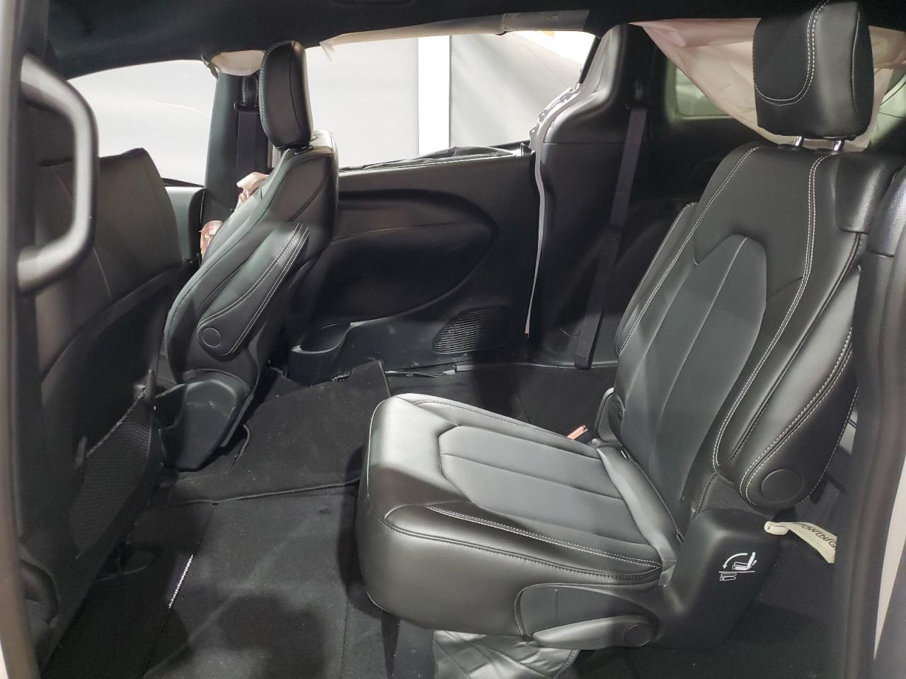 2025 CHRYSLER Voyager