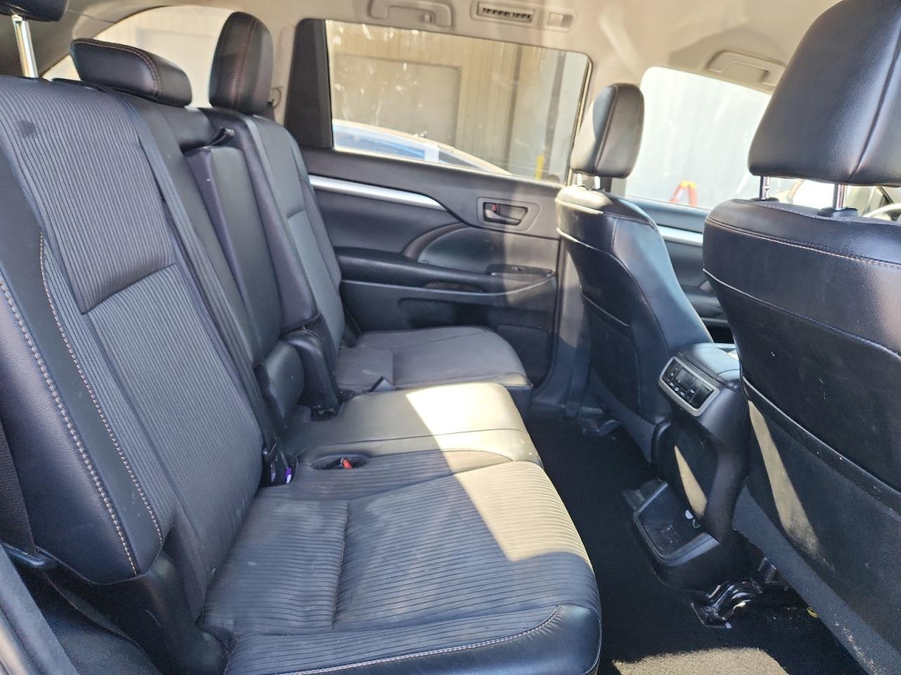 2016 TOYOTA HIGHLANDER