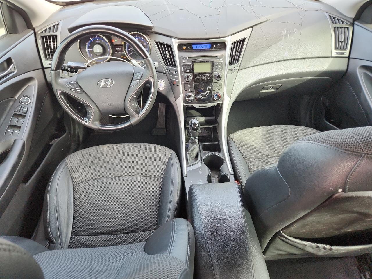 2011 HYUNDAI SONATA