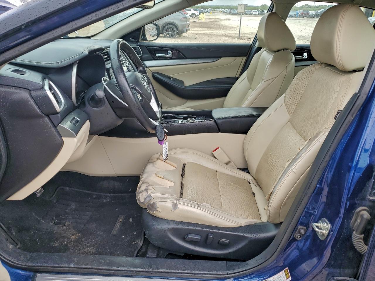 2017 NISSAN Maxima