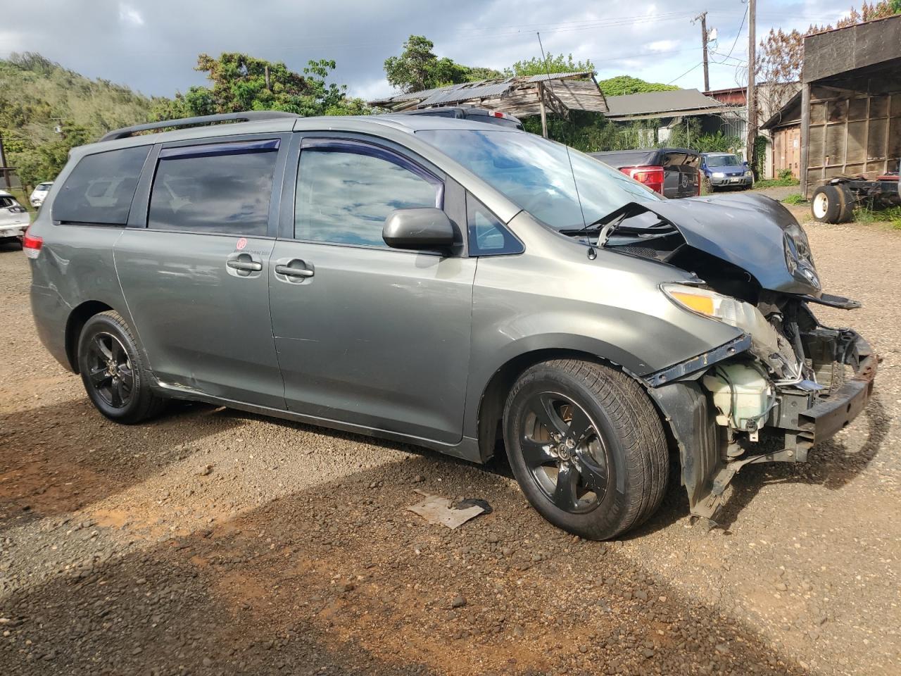 2014 TOYOTA SIENNA