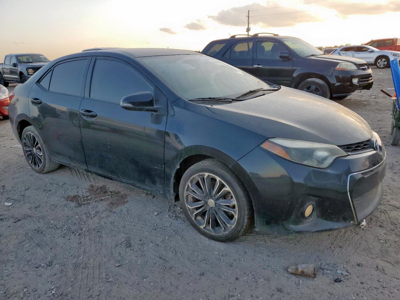 2015 TOYOTA COROLLA