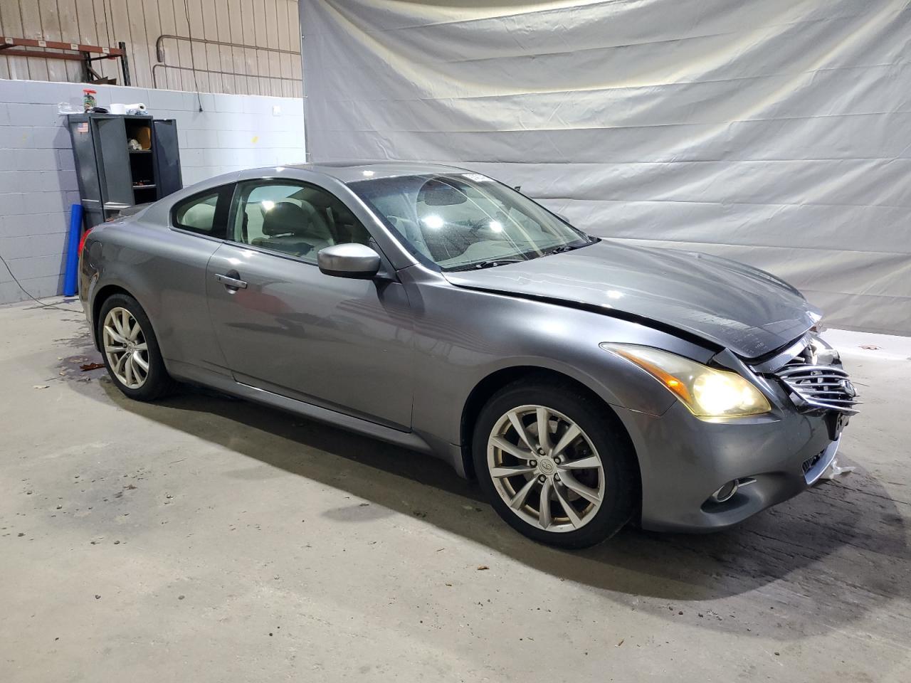 2011 INFINITI G37