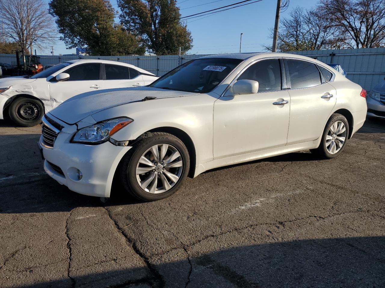 2011 INFINITI M37
