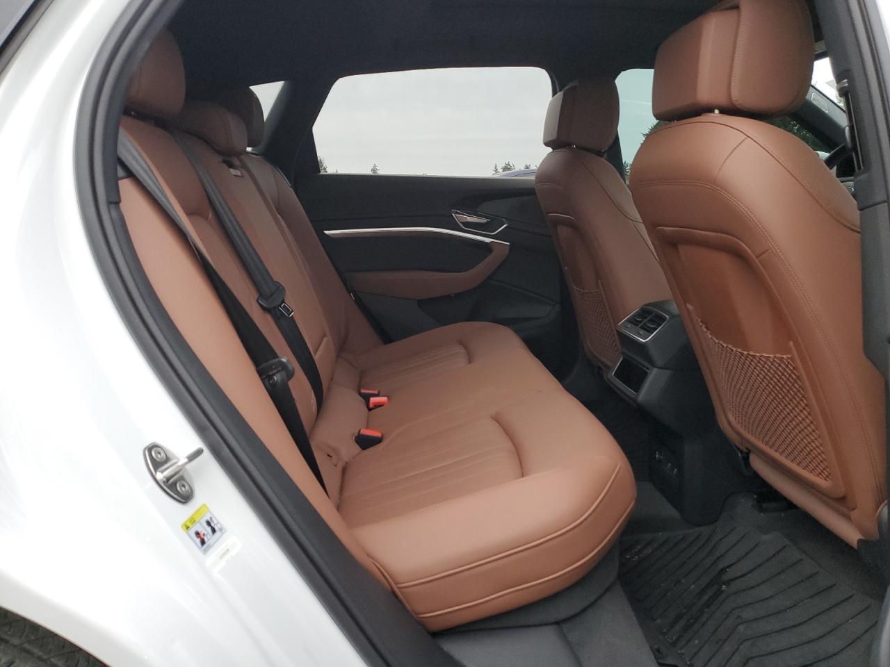 2024 AUDI Q8
