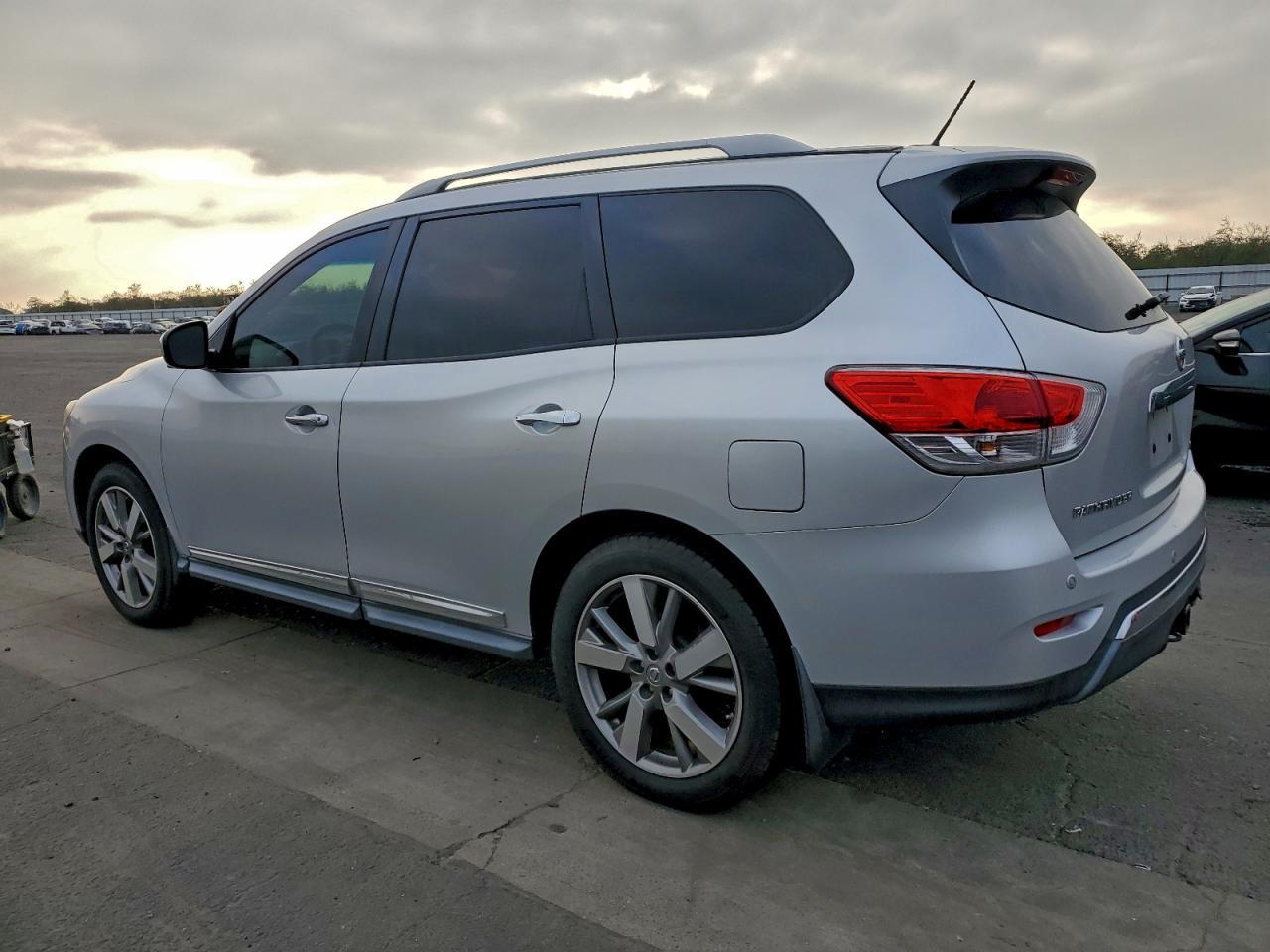 2013 NISSAN PATHFINDER