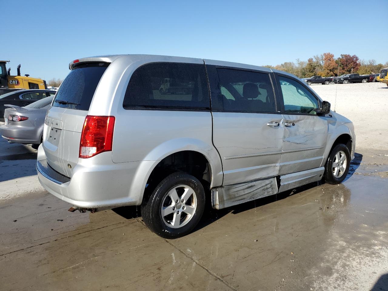 2011 DODGE GRAND CARAVAN