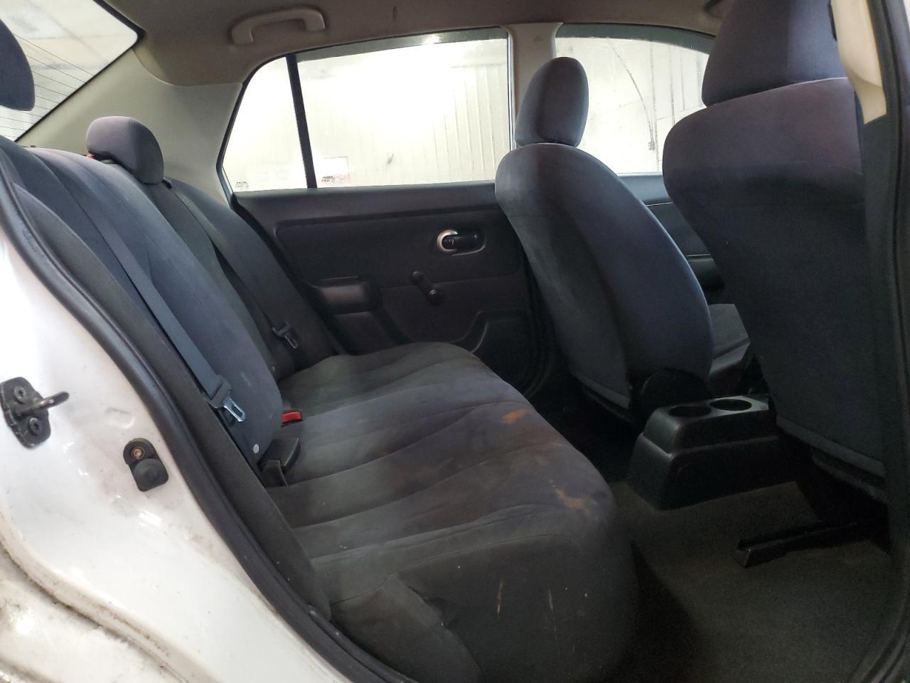 2010 NISSAN VERSA