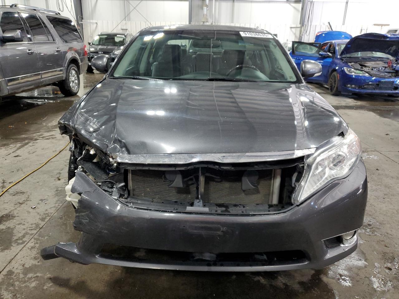 2011 TOYOTA Avalon