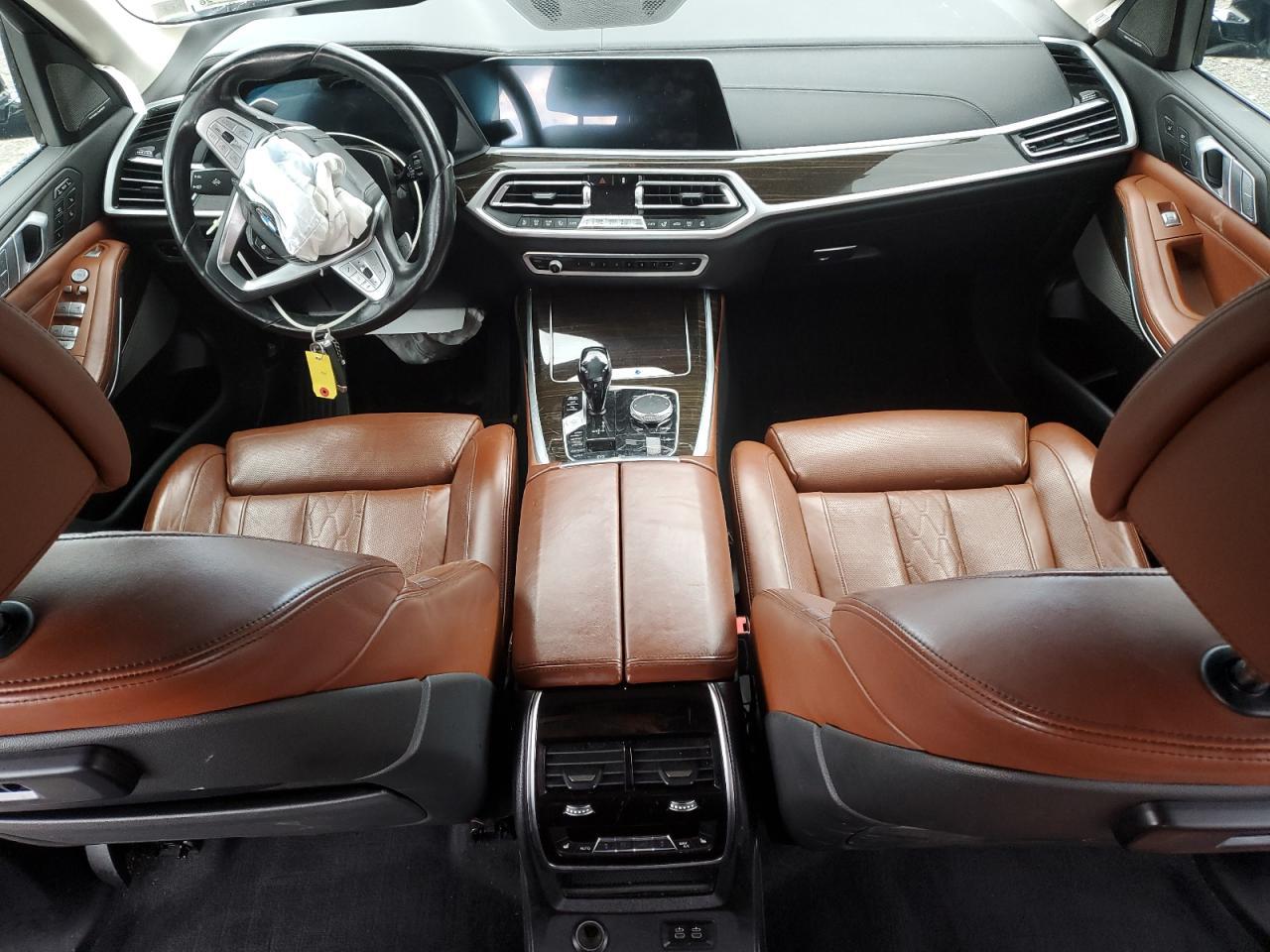 2021 BMW X7