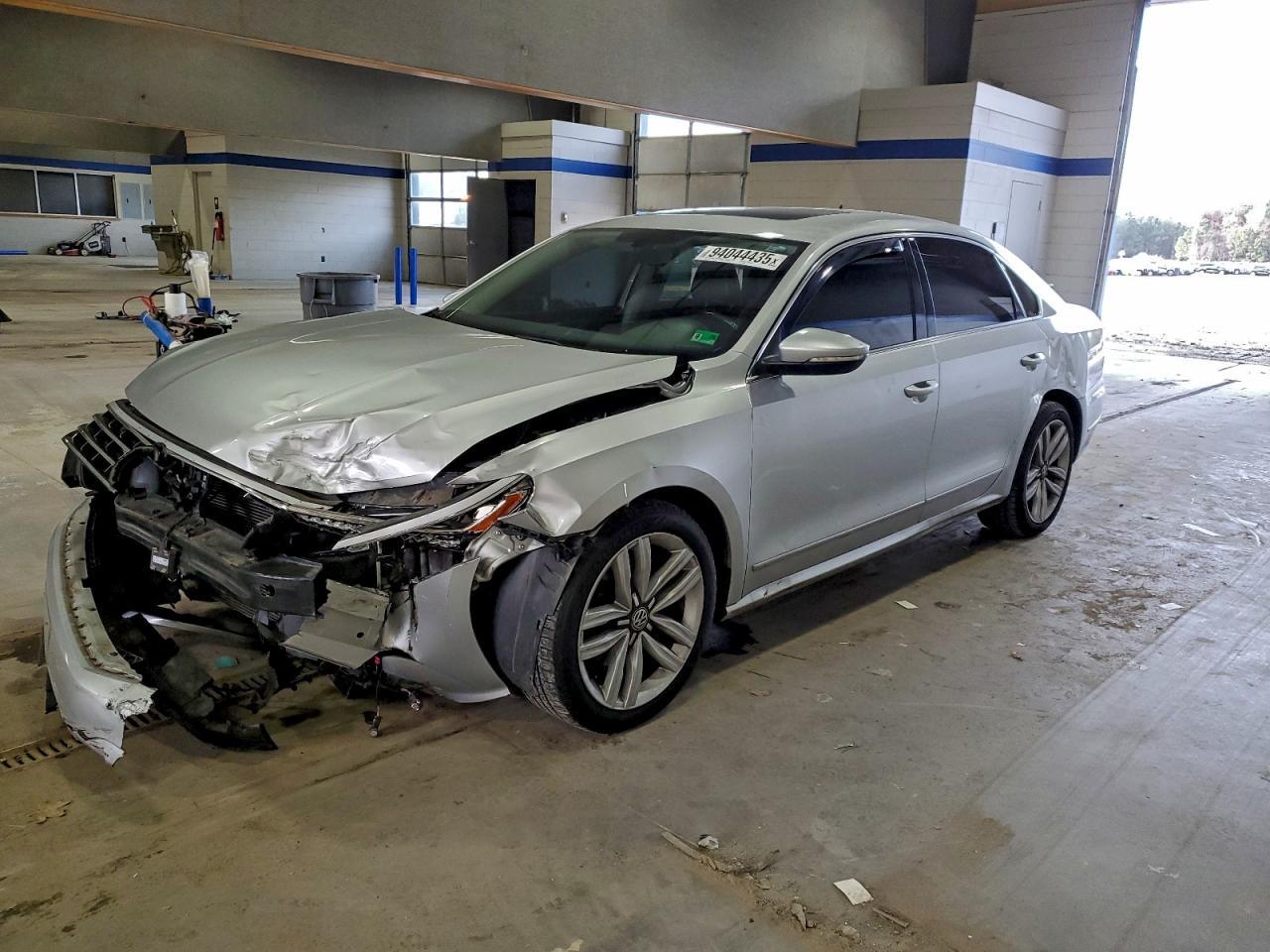 2017 VOLKSWAGEN Passat