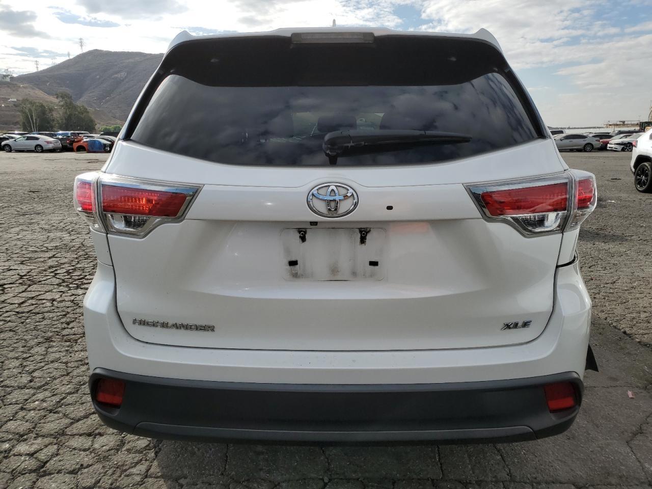 2015 TOYOTA HIGHLANDER
