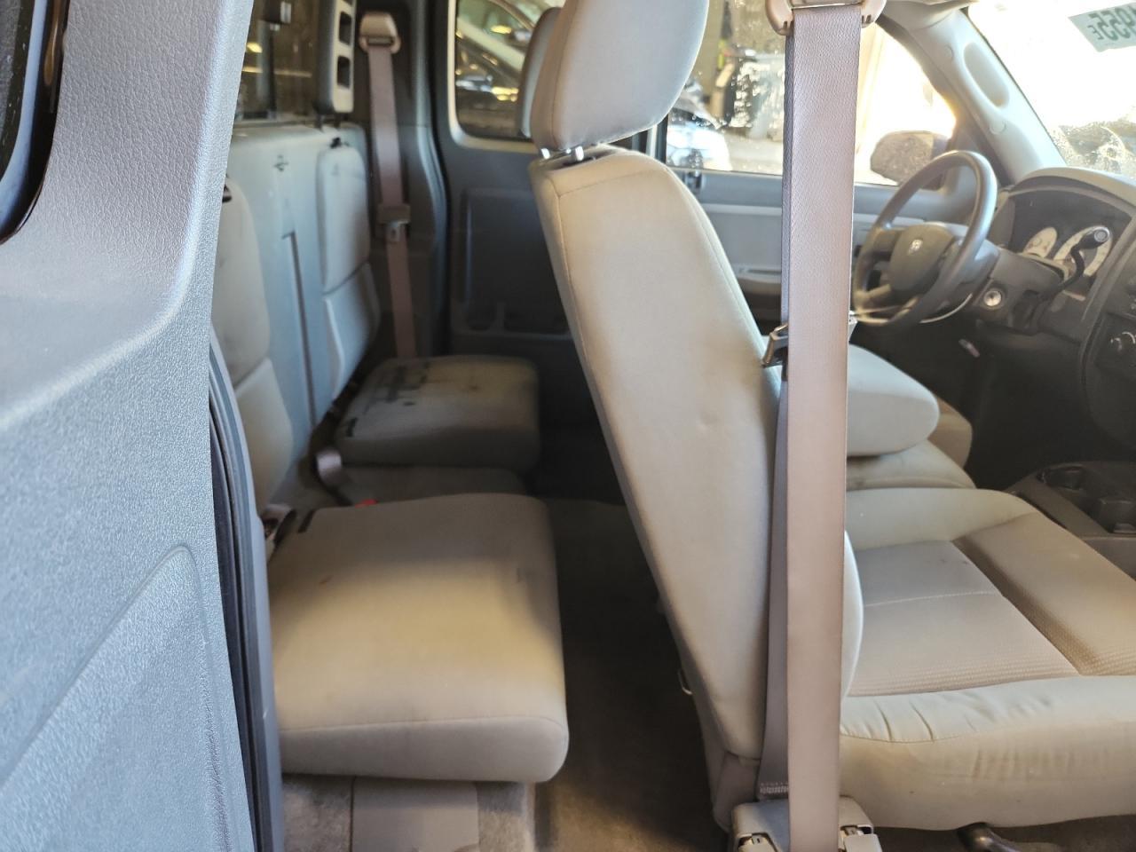2005 DODGE Dakota