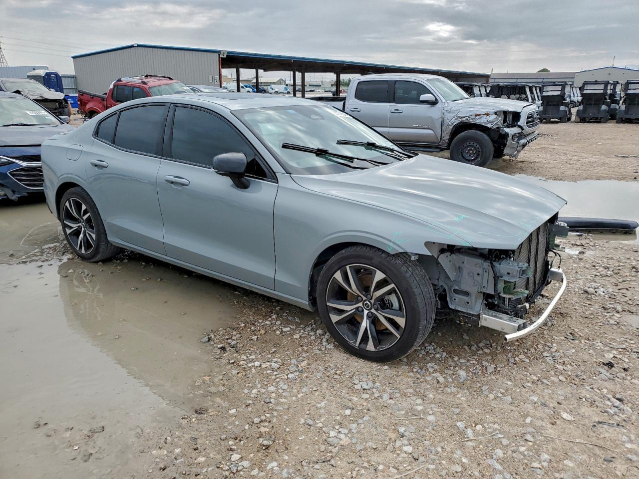 2025 VOLVO S60