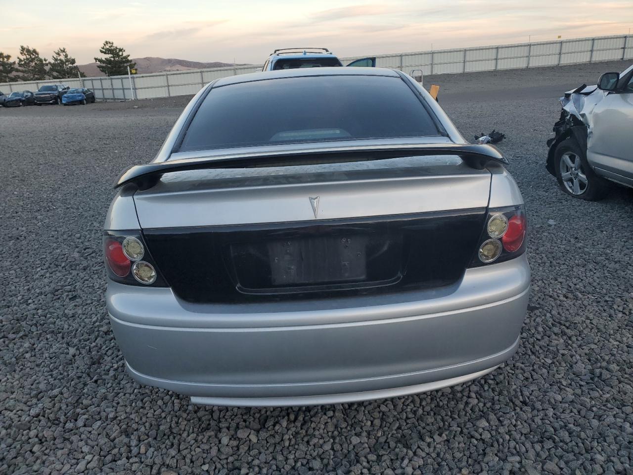 2004 PONTIAC Gto