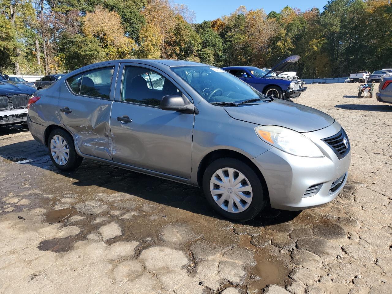2012 NISSAN VERSA