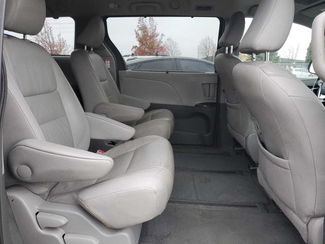 2015 TOYOTA SIENNA