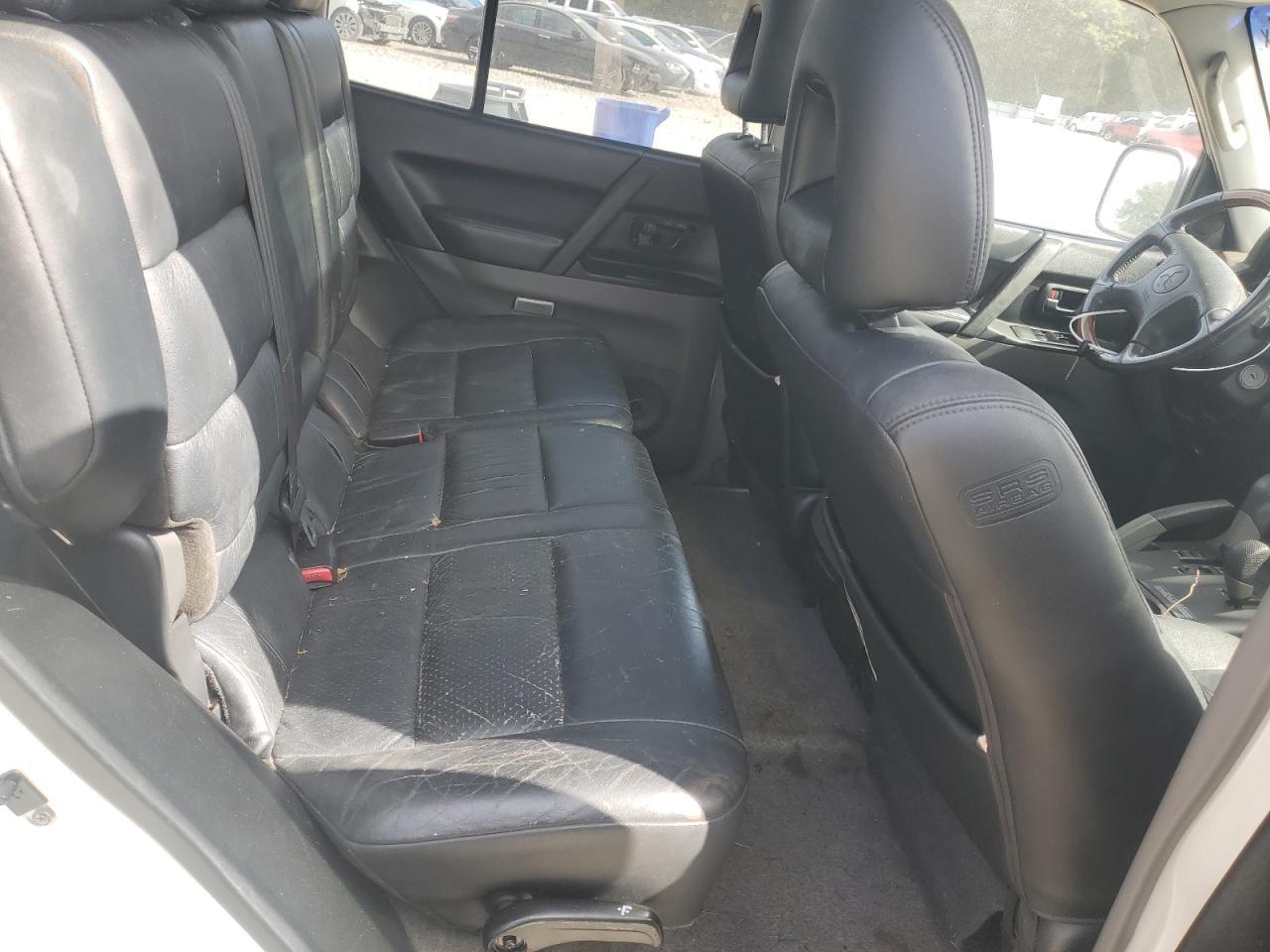 2002 MITSUBISHI Montero
