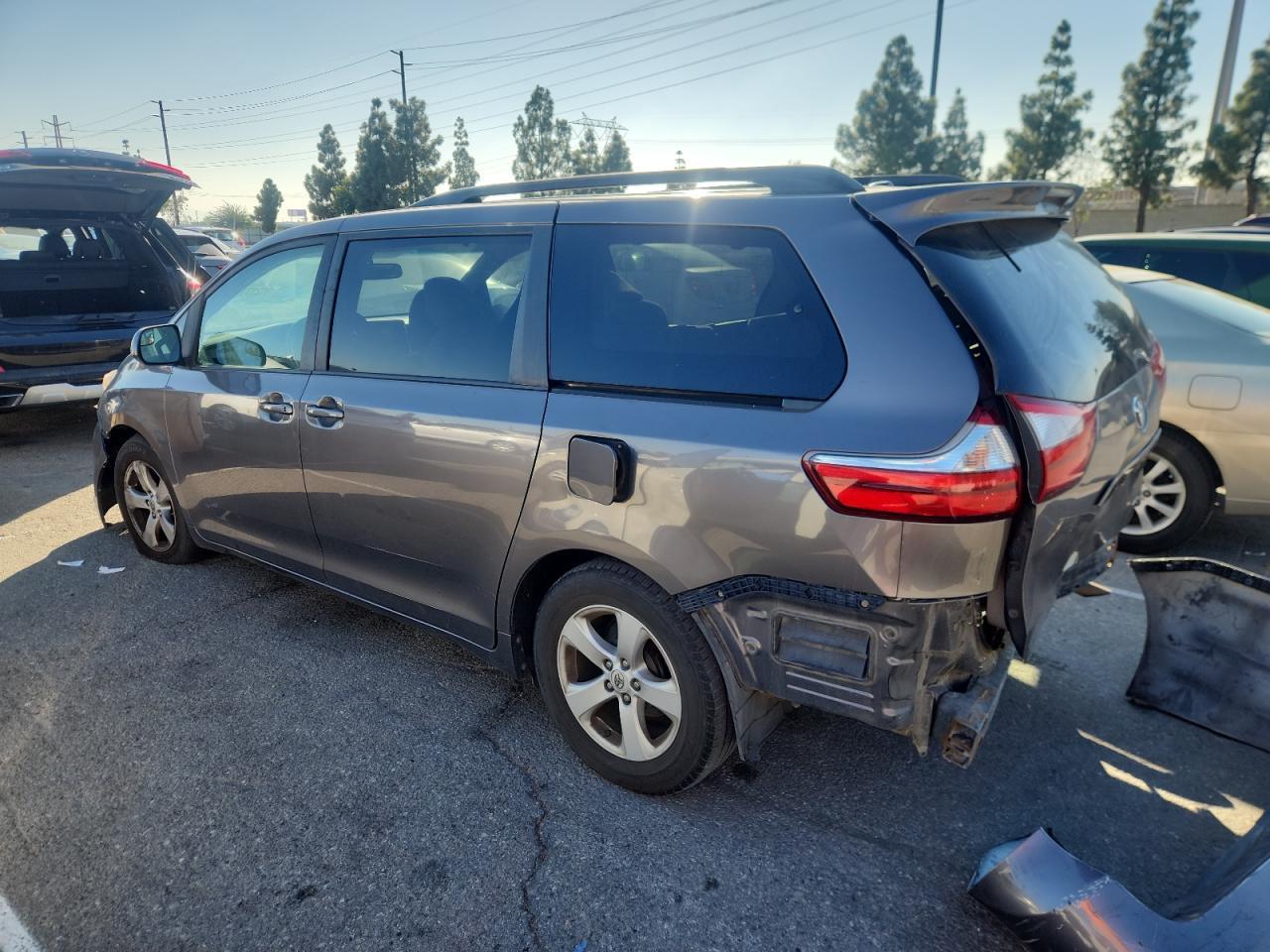 2015 TOYOTA SIENNA