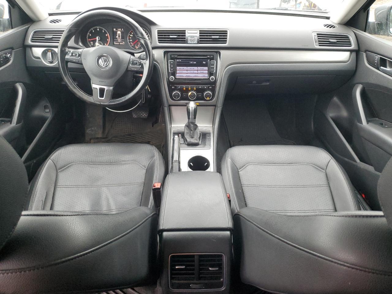 2015 VOLKSWAGEN Passat