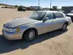 2002 LINCOLN Town Car