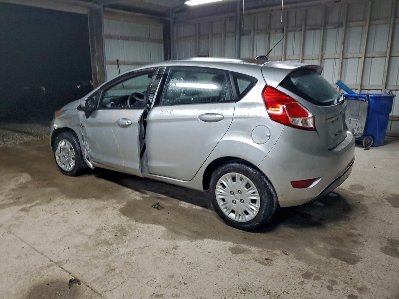 2016 FORD Fiesta
