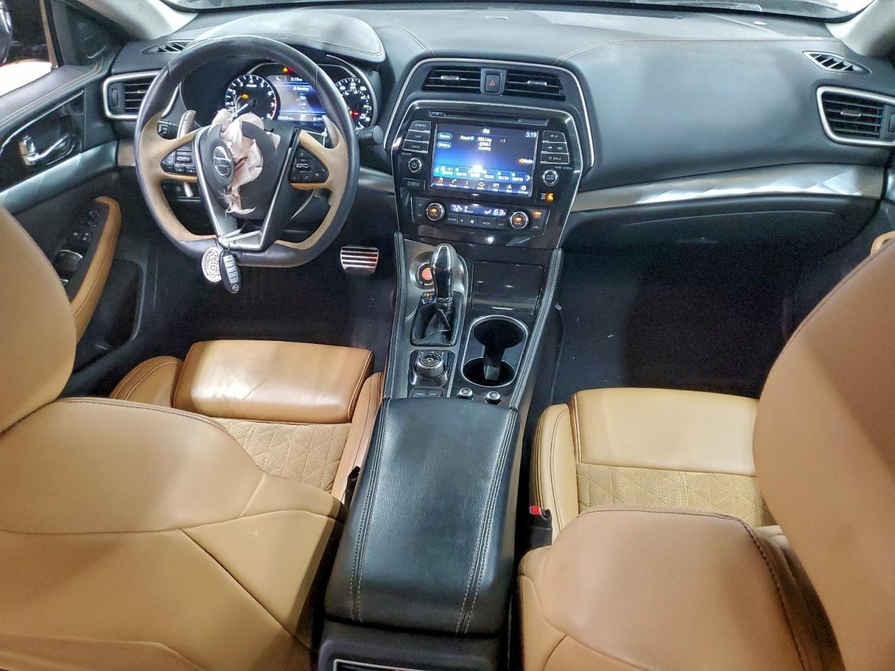 2016 NISSAN Maxima