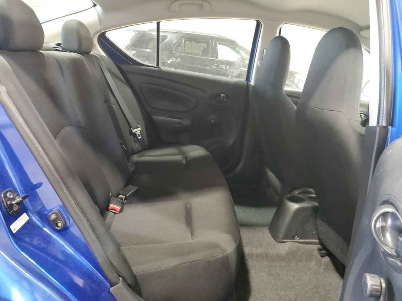 2015 NISSAN VERSA