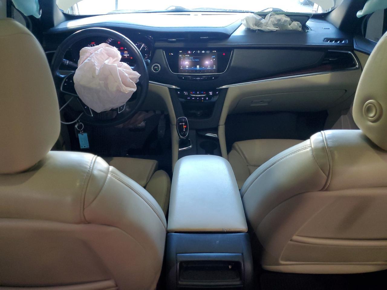 2017 CADILLAC XT5