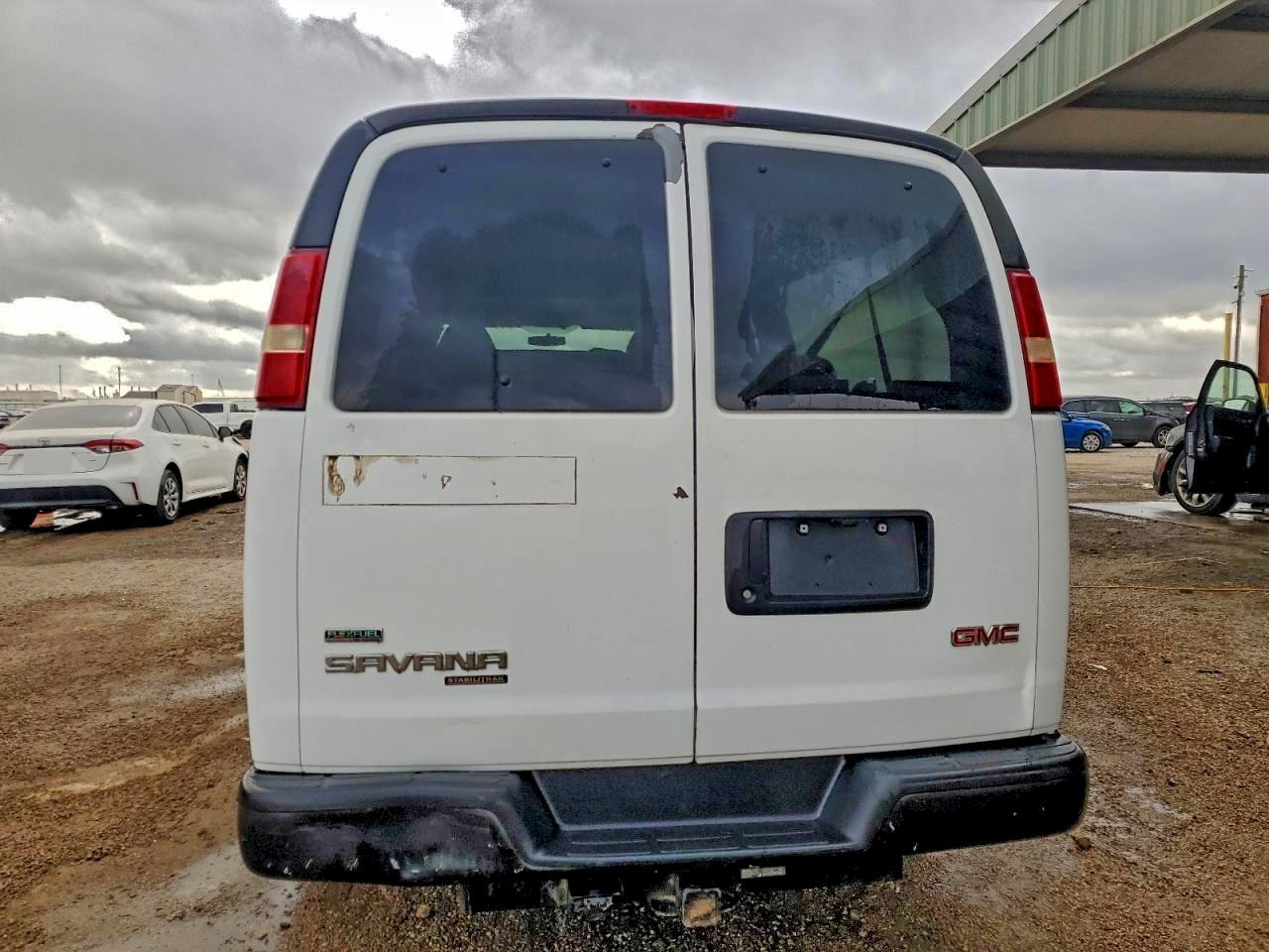 2010 GMC Savana