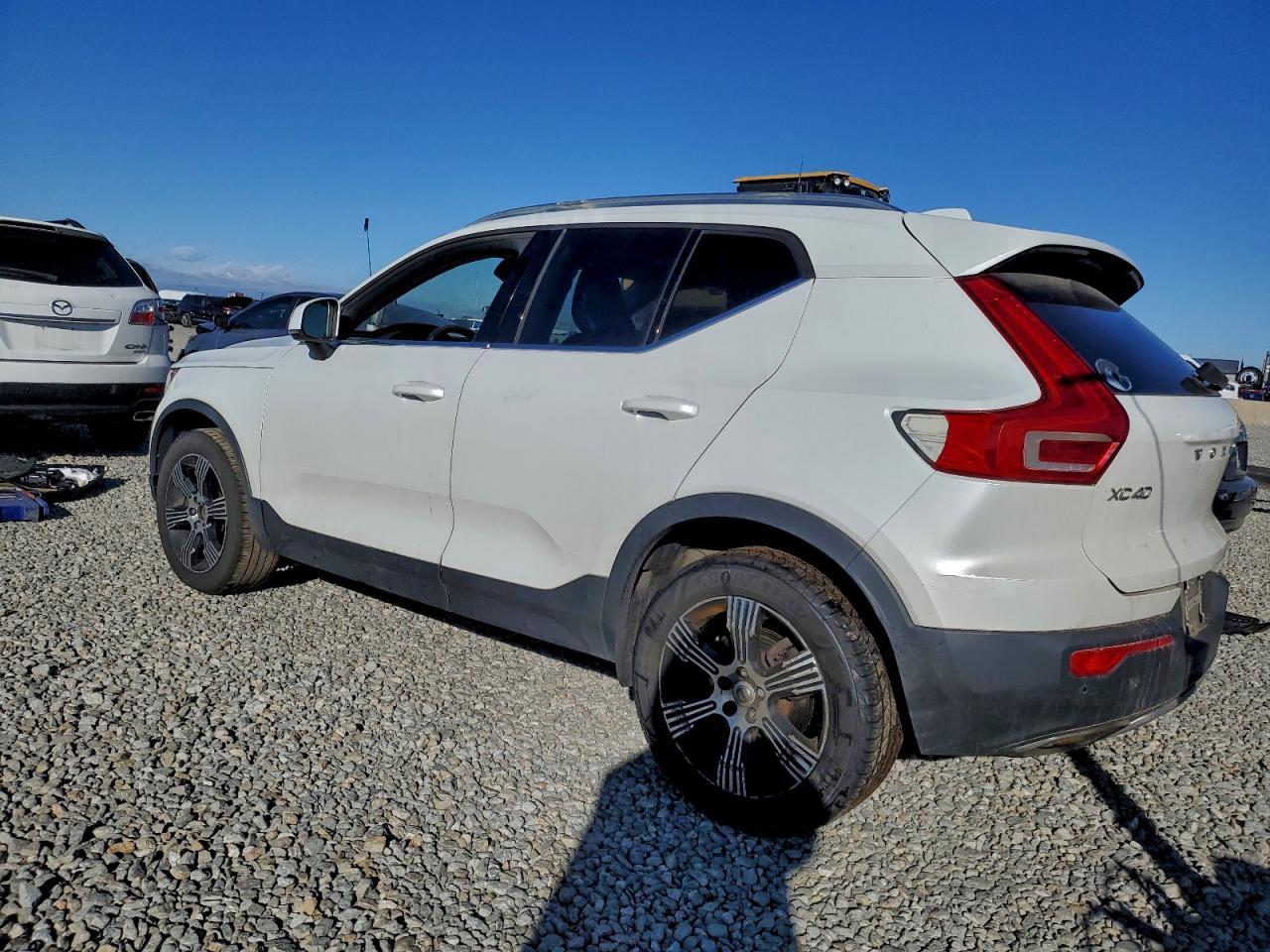 2019 VOLVO XC40