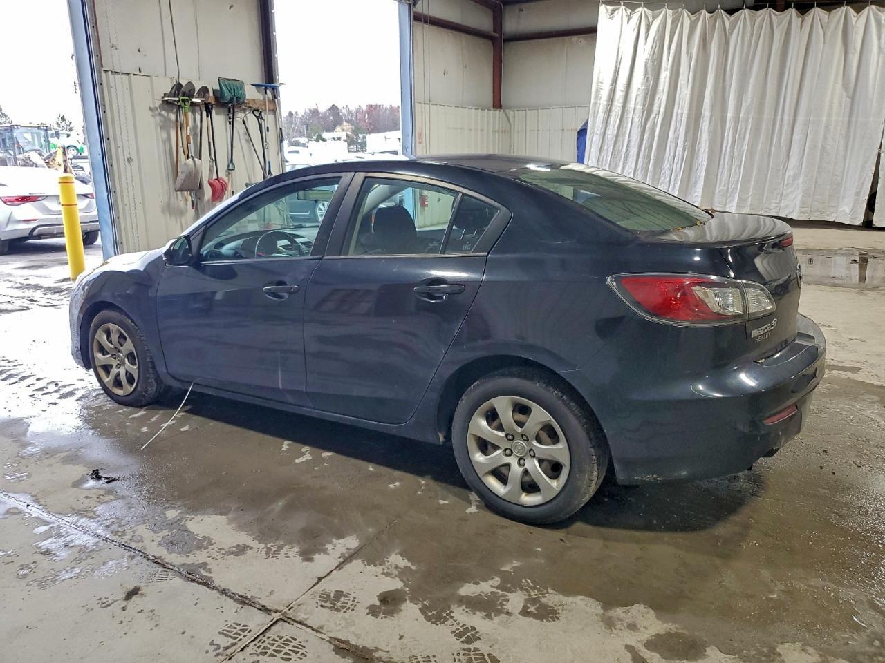 2013 MAZDA 3