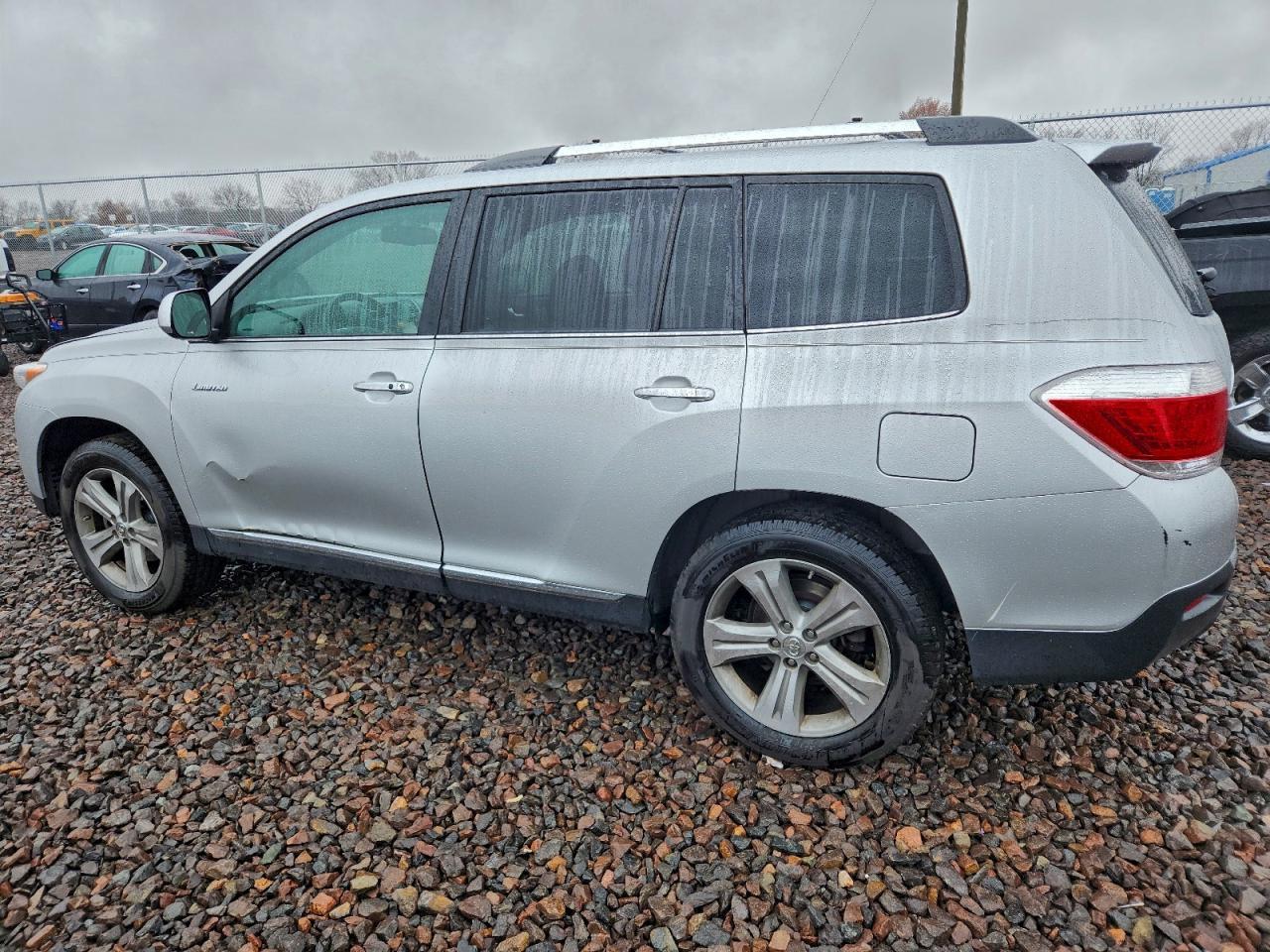 2013 TOYOTA HIGHLANDER