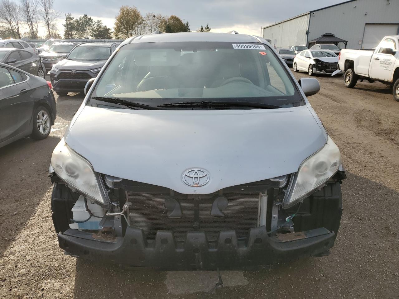 2013 TOYOTA SIENNA