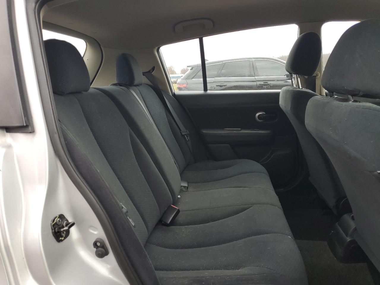 2011 NISSAN VERSA