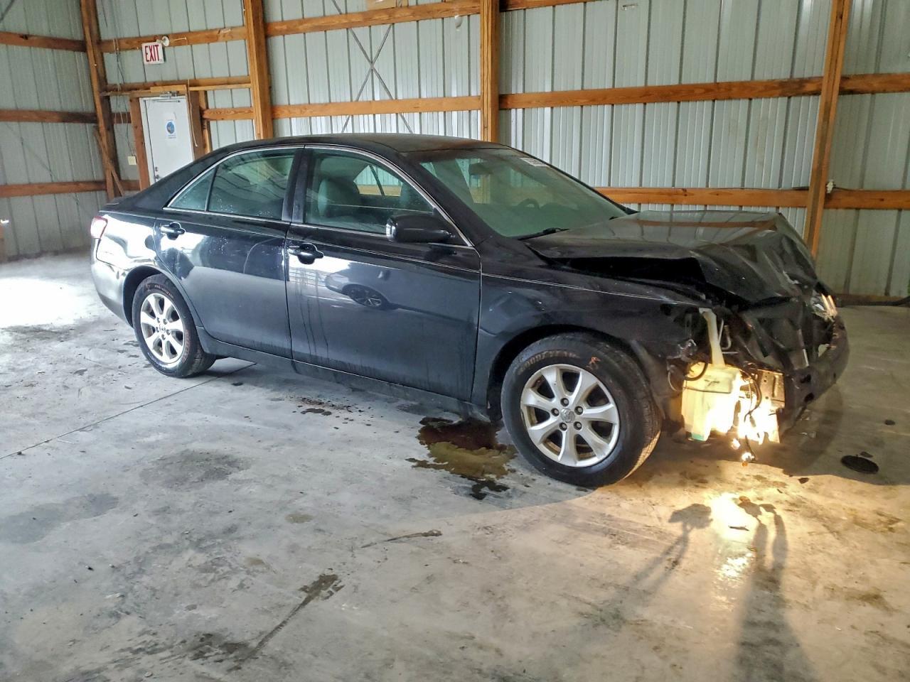 2011 TOYOTA CAMRY