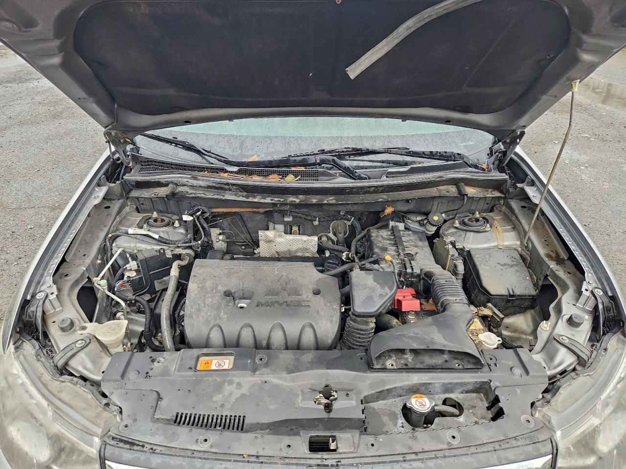 2014 MITSUBISHI outlander