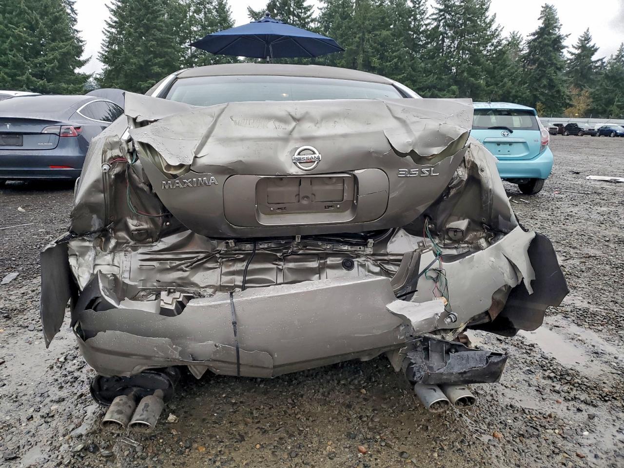 2004 NISSAN Maxima