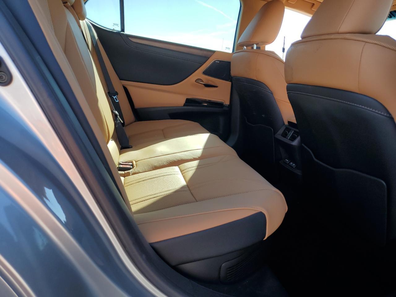 2025 LEXUS ES 300H