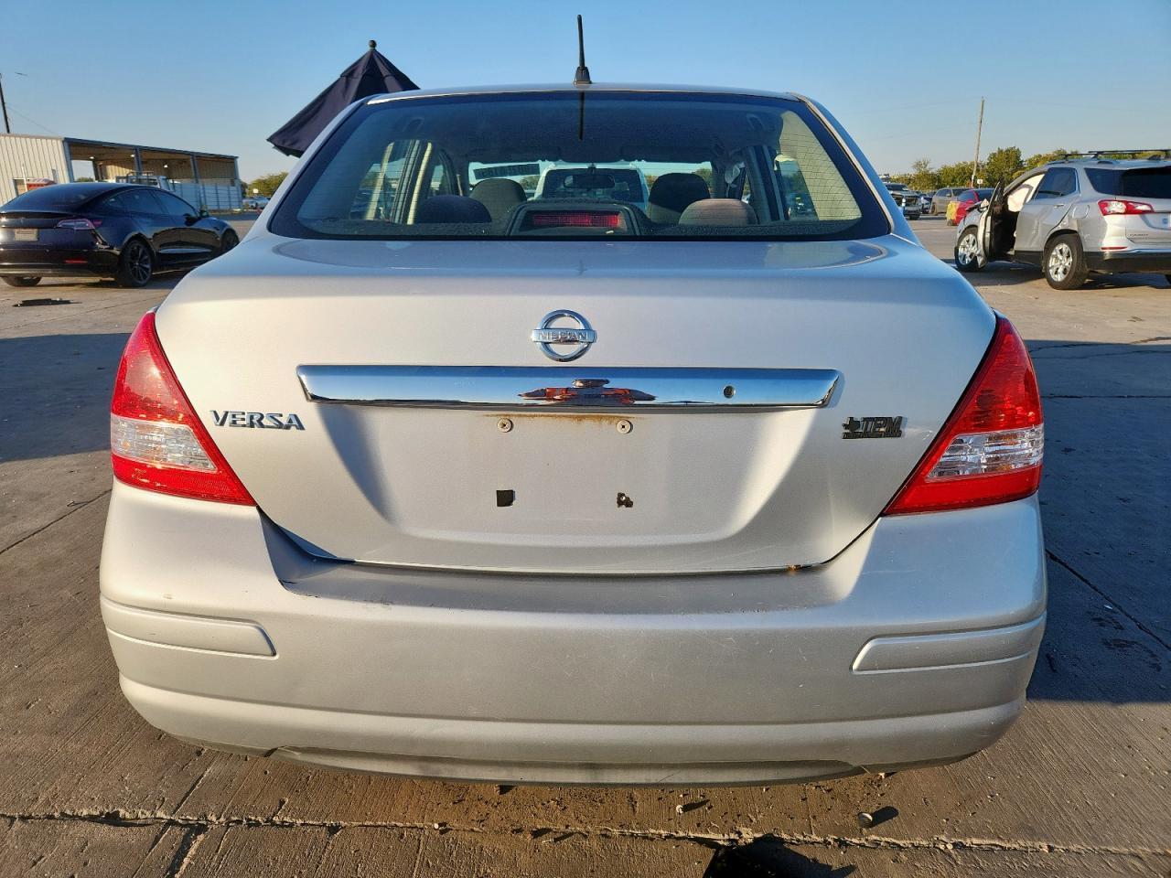 2010 NISSAN VERSA