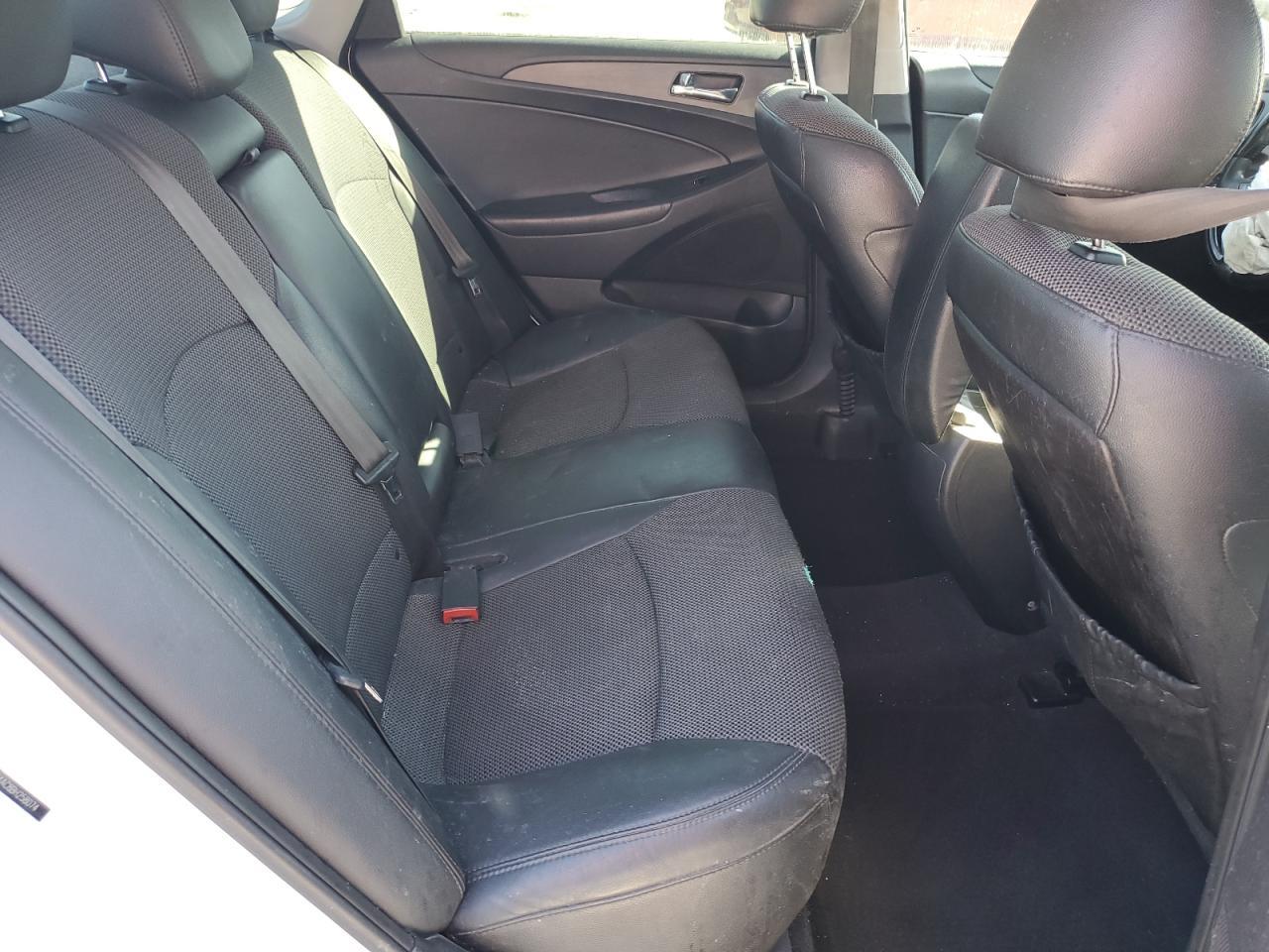 2011 HYUNDAI SONATA